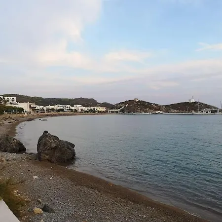 Takis Seaside * Kythira Town