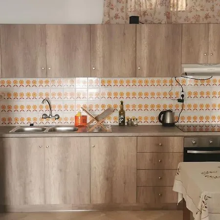 Takis Seaside Apartment *